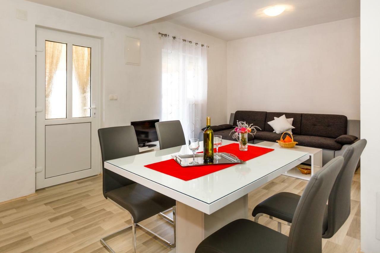 Apartman Dobrila Vrh  Eksteriør bilde